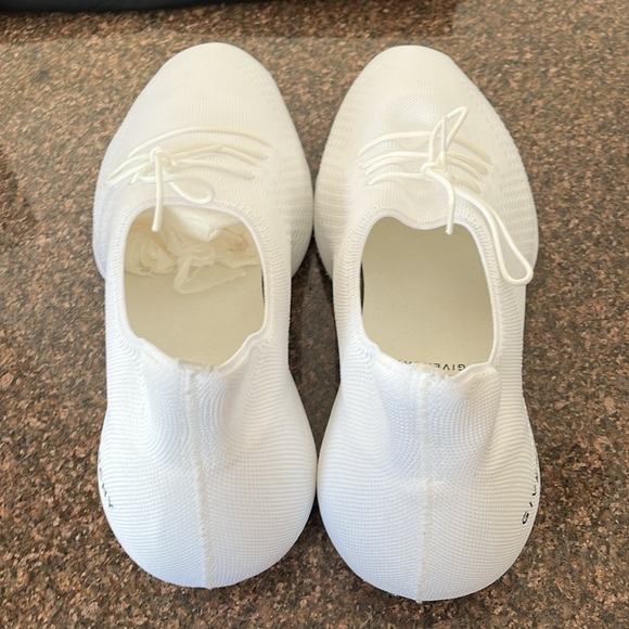 GIVECHY MEN’S/LADIES WHITE KNIT SNEAKERS-39-AMAZING-EUC-BOX-DUST BAG! - Picture 15 of 16